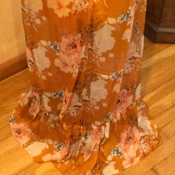 Mustard Floral Maxi Dress. - Picture 6 of 7